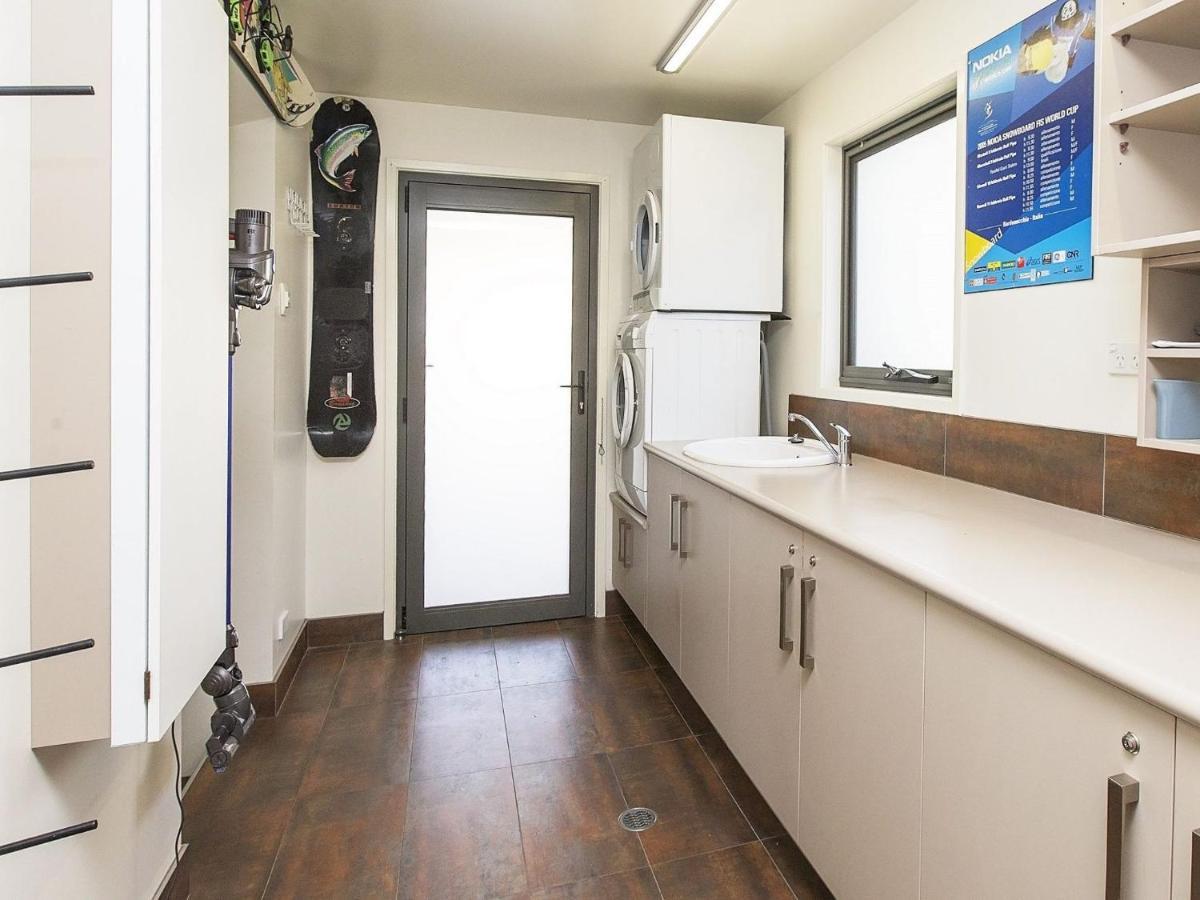 Ned Kelly'S Retreat - Stunning 3Br Townhouse L Lake Views L Wifi L Bbq Джиндабайн Экстерьер фото