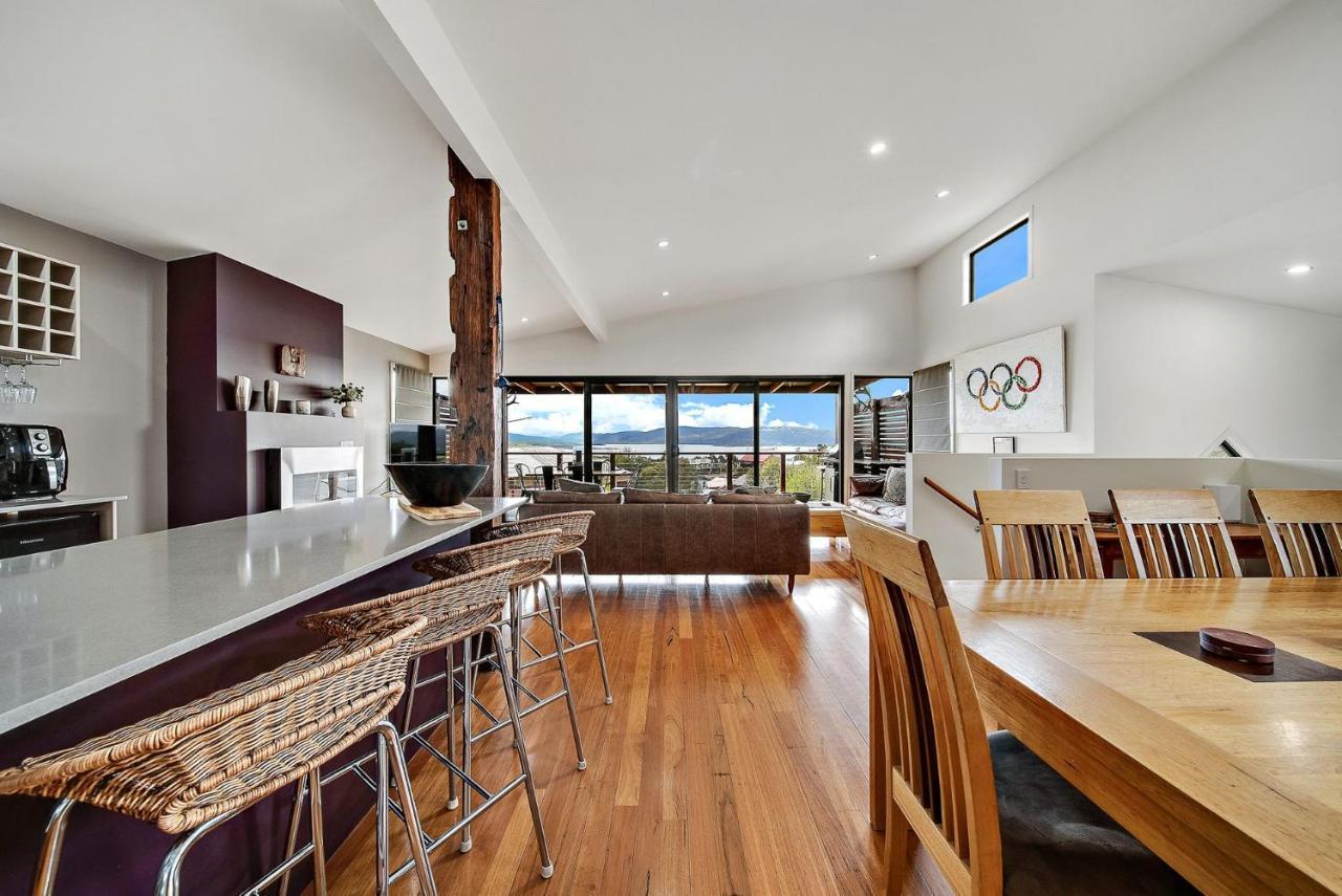 Ned Kelly'S Retreat - Stunning 3Br Townhouse L Lake Views L Wifi L Bbq Джиндабайн Экстерьер фото